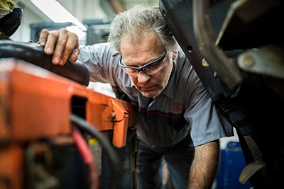 When unexpected forklift breakdowns happen, production stops.