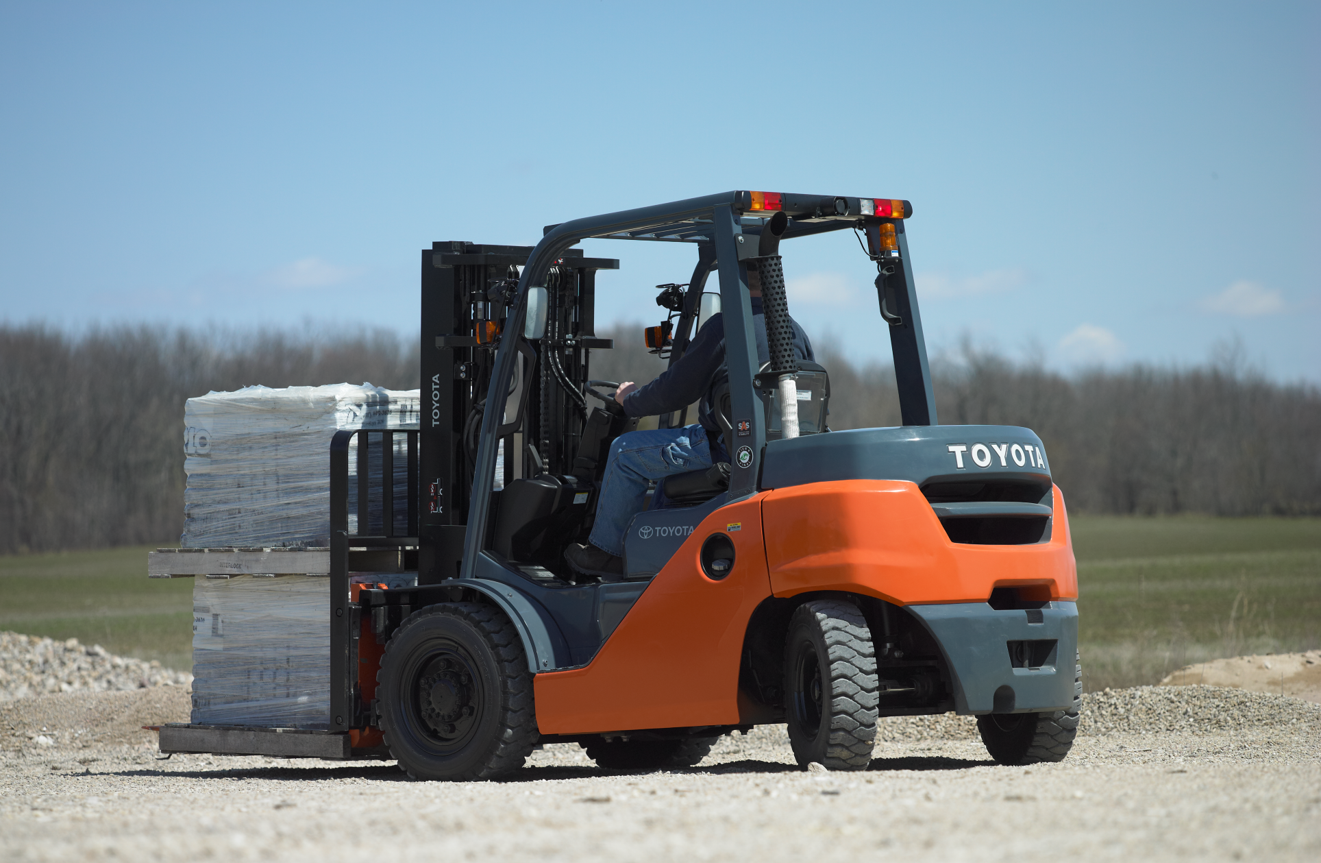 Mid IC Pneumatic Forklift for outdoor use.