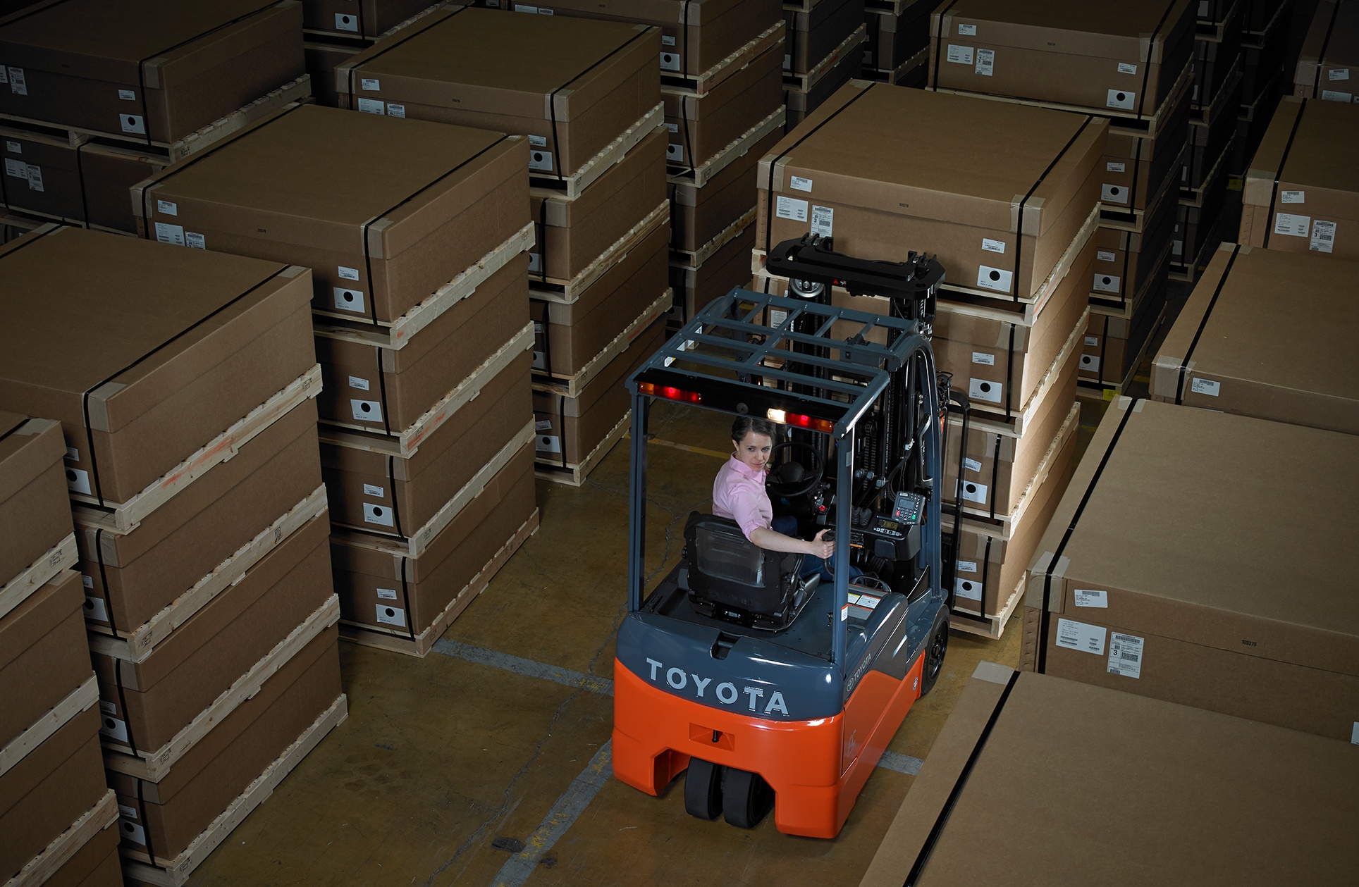 electric_3-wheel_warehousing.jpg